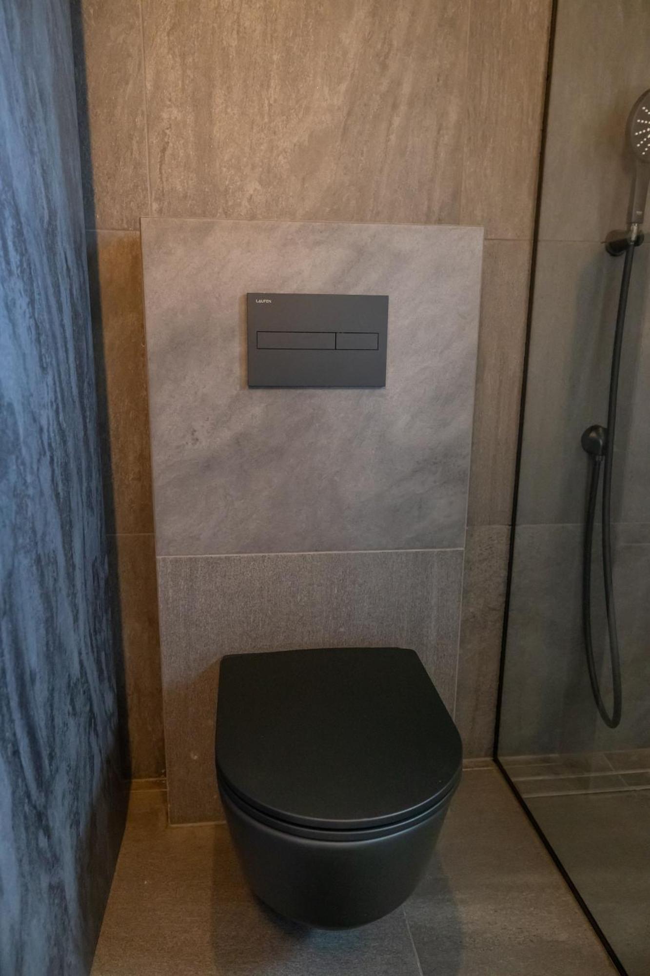 North Mountain View Apartment
